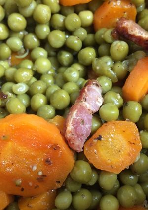 Une photo de Petits pois carottes et lardons
