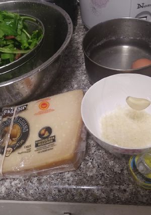 A picture of Easy Classic Caesar Salad with Anchovies.