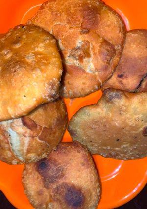 प्याज़ कचौड़ी (Pyaz kachori recipe in Hindi) रेसिपी मुख्य फोटो