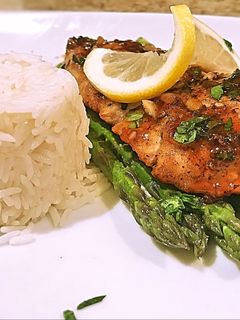 A picture of Honey lemon pepper chicken.