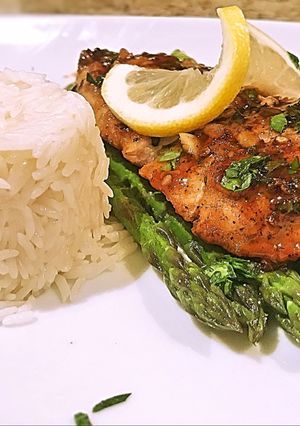 A picture of Honey lemon pepper chicken.
