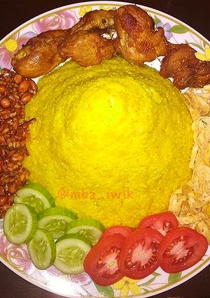 Foto resep Nasi kuning ricecooker