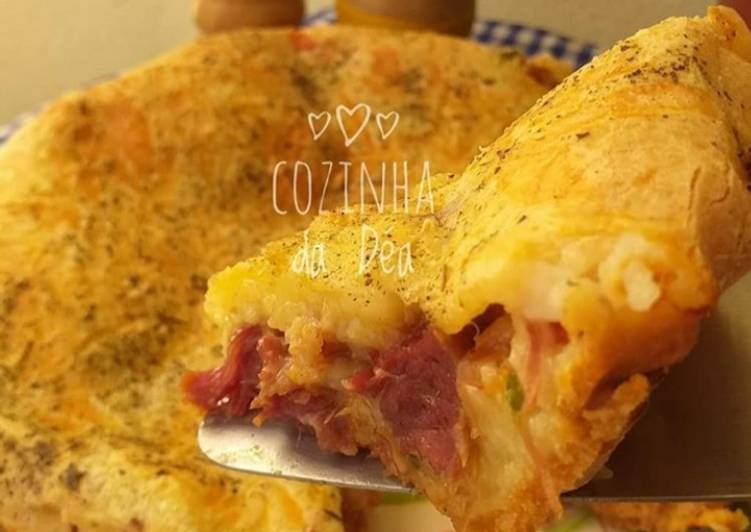 Torta de pão de queijo com carne seca - Tudogosreceitas