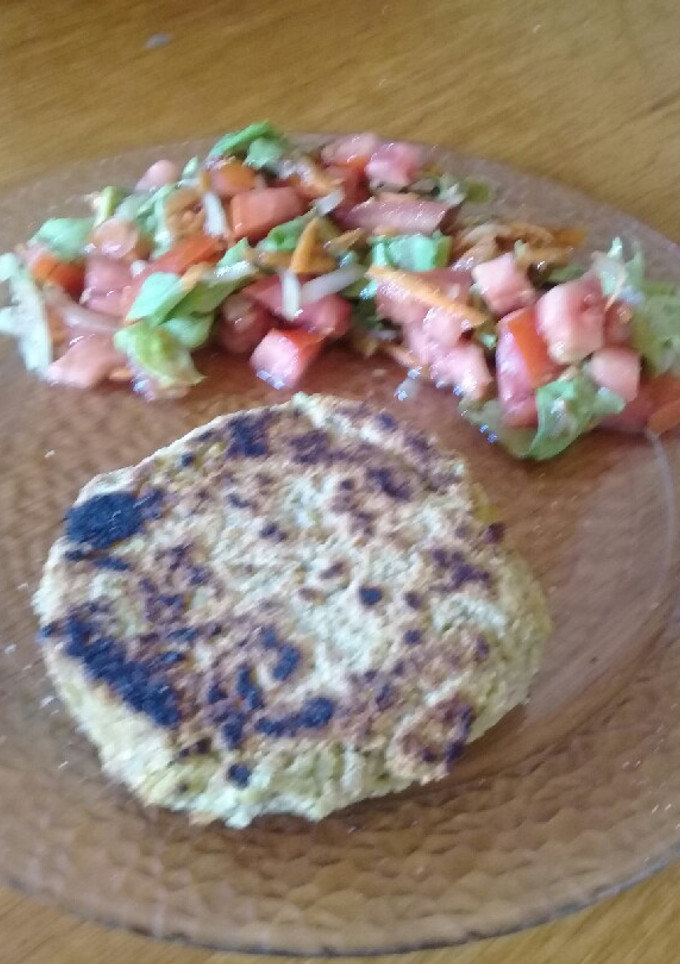 Una foto de Hamburguesas de arvejas caprese rellenas o saborizadas