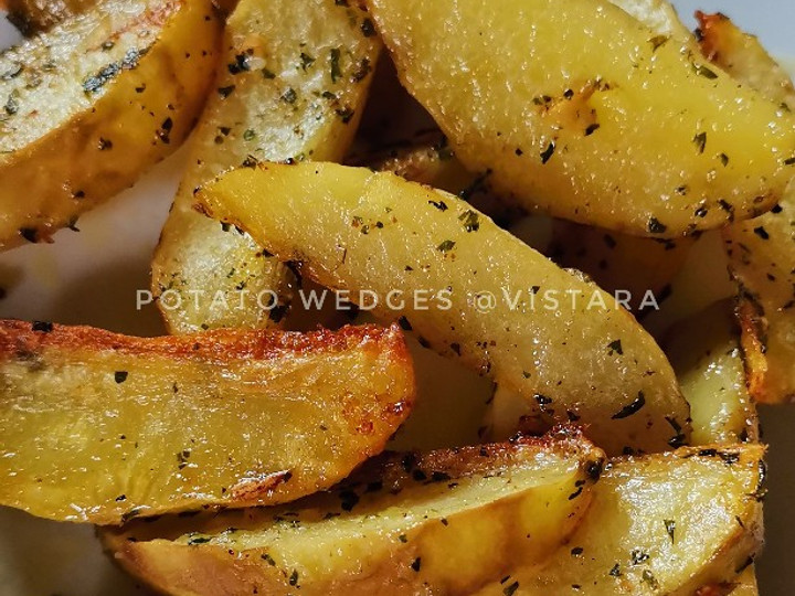 Langkah Mudah untuk Membuat Potato wedges oven / kentang panggang, Lezat