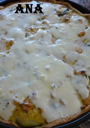Una foto de Tarta de zapallitos y pollo