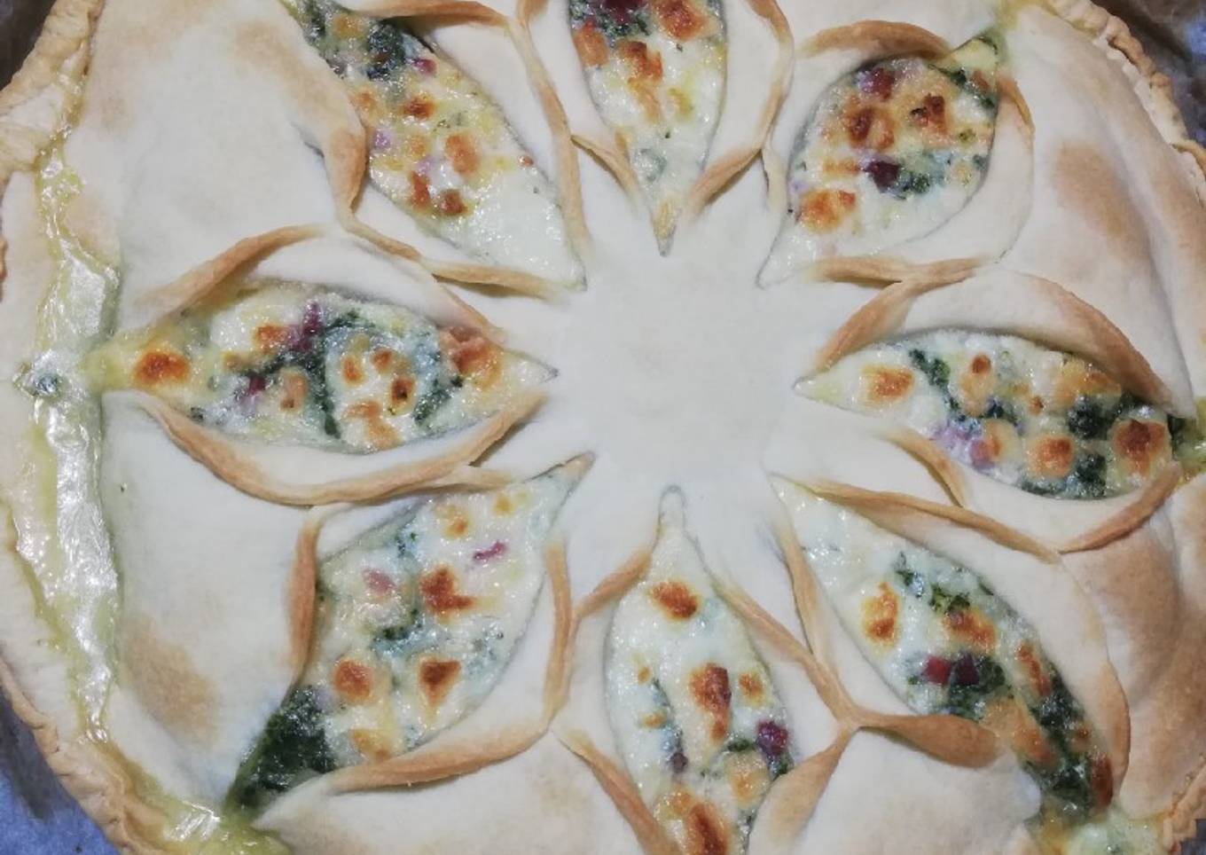 Rusty Flower Cake ጋር With Ricota and Spinach 🥬🥓😋