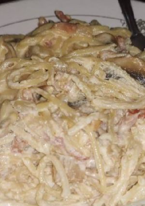 Una foto de Espeguetis a la carbonara