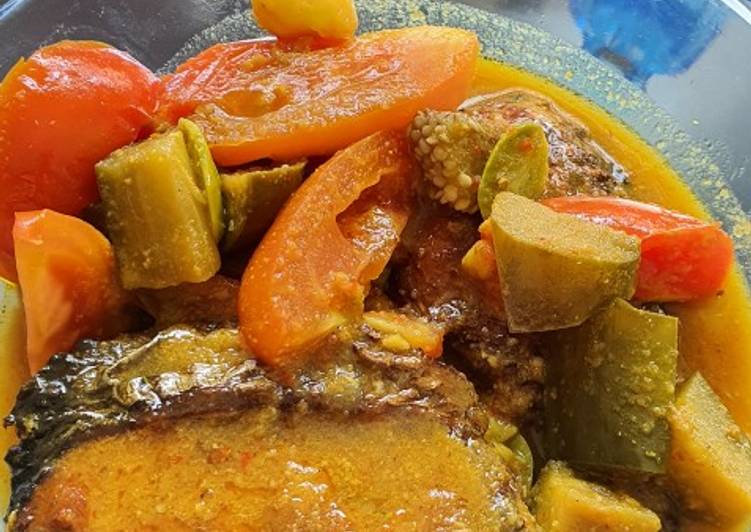 Iwak mangut terong pete