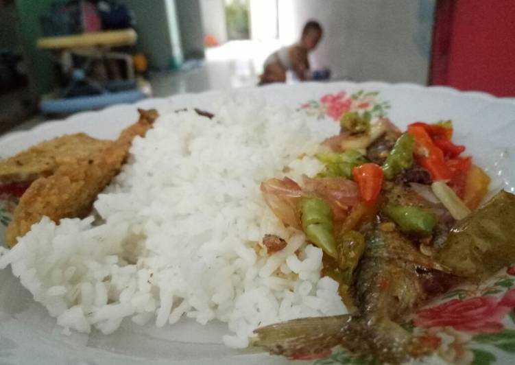 Proses meracik Ikan peda tumis pedas Lezat