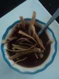 Sopa de tortilla de los cuatro chiles asados campirana