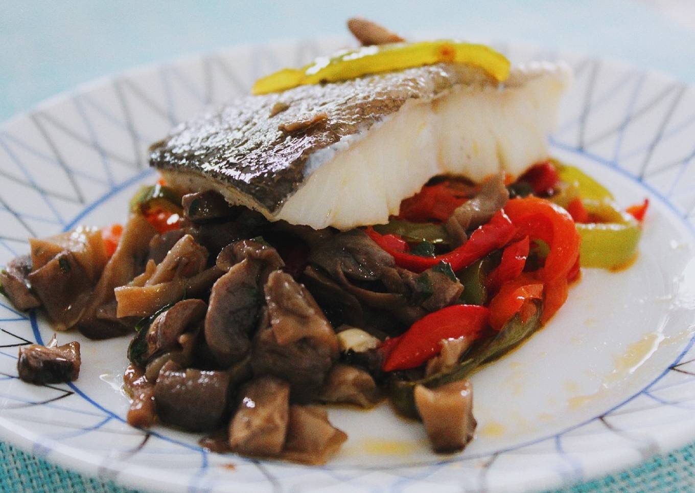 Bacalao fresco al vapor con setas