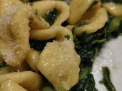 Una foto di pasta alici orecchiette
