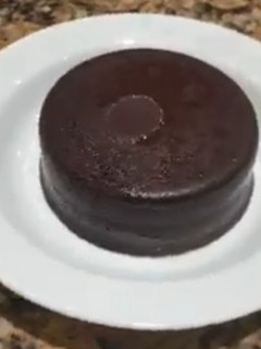 લેમન ઓરિયો ચોકલેટ કેક (Lemon Oreo Chocolate Cake Recipe In Gujarati) રેસીપી મુખ્ય ફોટો