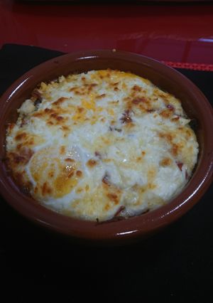 Una foto de Huevos a la cazuela