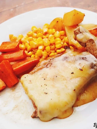 Cara Mudah Membikin Resep Steak with Mozarella Homemade yang Lezat Anti Ribet, Uenak Banget