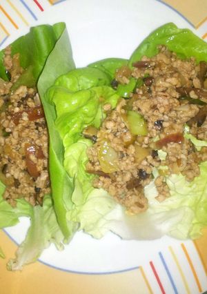 A picture of asian lettuce wraps.