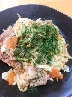 A picture of Yaki Udon.