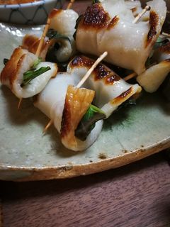 A picture of Super easy finger food, chikuwa shiso roll.