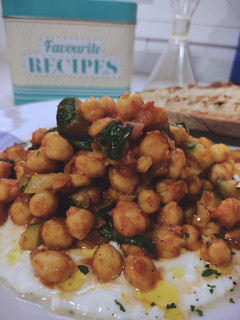 Una foto de Curry de garbanzos y verduras