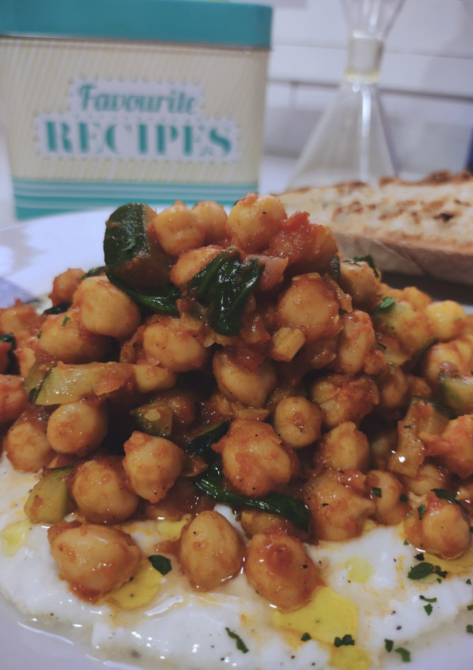 Una foto de Curry de garbanzos y verduras