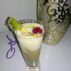 A picture of Kiwi and Apple mocktail.