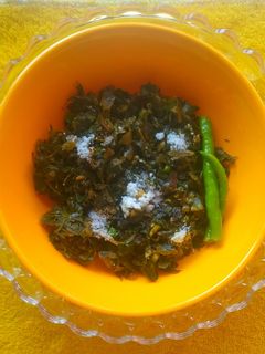 डा्य -पालक (dry palak recipe in marathi) रेसिपी चे मुख्य फोटो