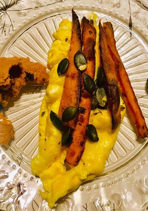 Une photo de Omelette avec patate douce et beurre de cacahuète