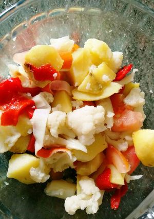 Una foto de Ensalada de coliflor y patata