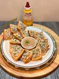 ब्रेड और श्रिंप टोस्ट सेसमी सीड के साथ कोरियन स्नैक्स (Bread and Shrimp Toast with Sesame Seeds Korean Snacks)