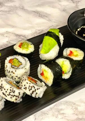 Una foto de 🇯🇵 SUSHI (寿司, Japón)