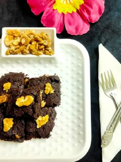 ওয়ালনাট চকোলেট ব্রাউনিস (walnut chocolate brownies recipe in bengali) রেসিপির প্রধান ছবি