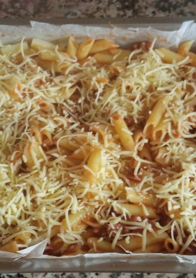 Una foto de Macarrones gratinados con jamón serrano