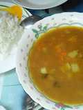 Sopa de pollo y arroz blanco