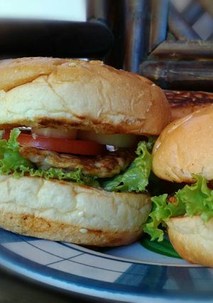Foto resep Burger Isi Ayam + Telur