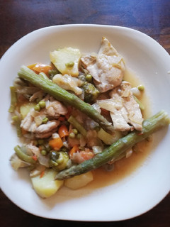 Una foto de Menestra de Pollo