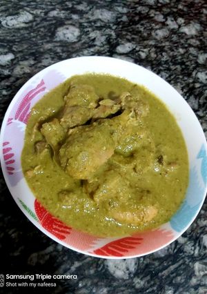 A picture of Green chicken.