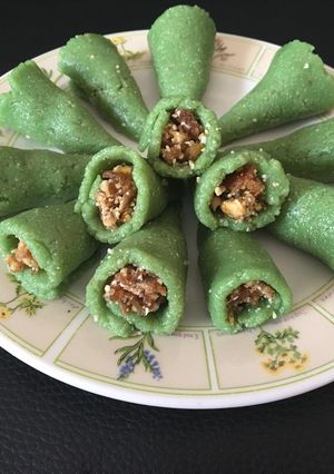 A picture of Kaju Paan(Cashew sweet).