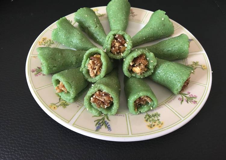 Recipe of Quick Kaju Paan(Cashew sweet)