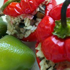 A picture of English Stuffed Peppers.