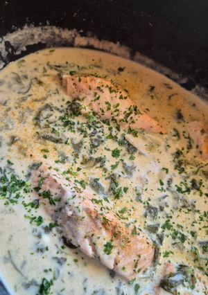 Une photo de Pavés de saumon sauce à l'oseille en cocotte