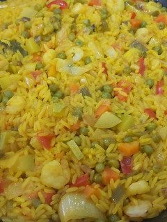 Una foto de Arroz con verduritas y gambas