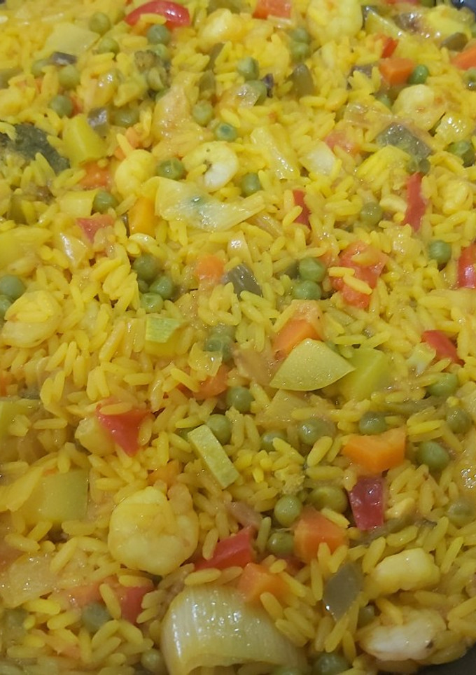 Una foto de Arroz con verduritas y gambas