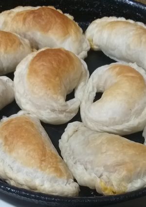 Una foto de Empanadas de carne para chuparse los dedos.... 🖐