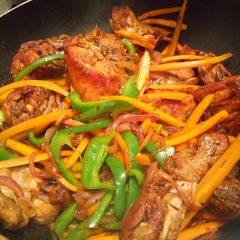 A picture of Stir fry Rosemary chicken.