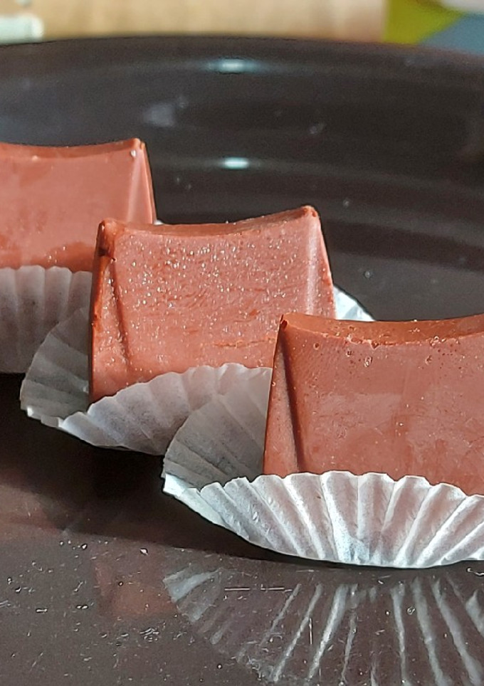 Una foto de Bombones rellenos de mandarina