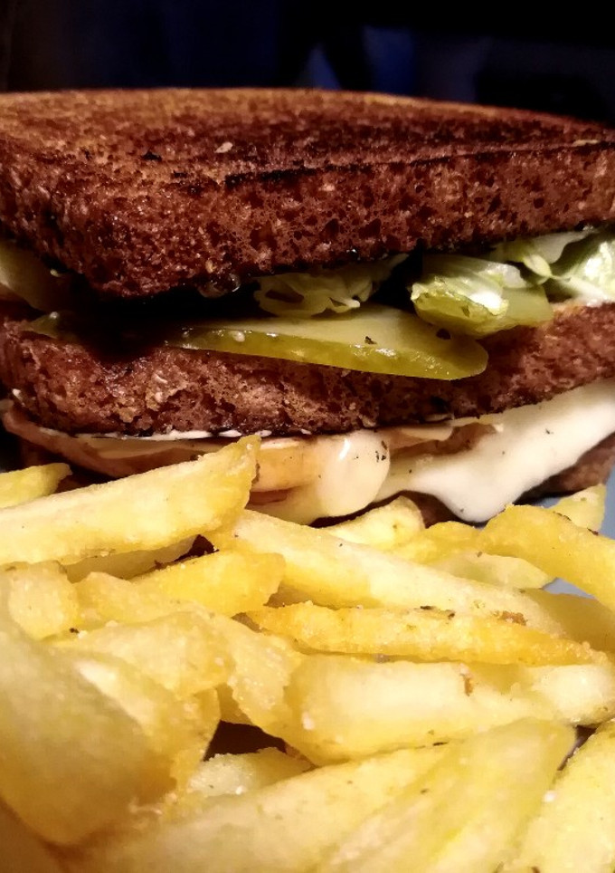 Una foto de Sándwich de pollo