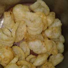 A picture of Kerupuk nasi Mantap.