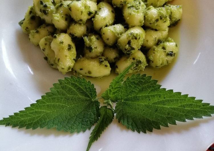 Steps to Make Favorite Gnocchi al pesto di ortiche