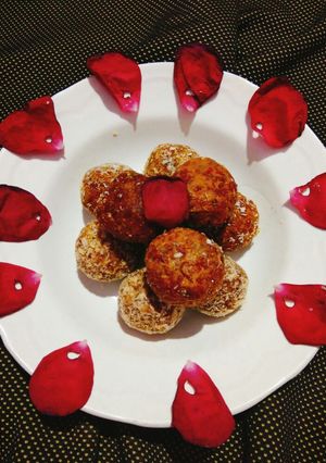 A picture of Carrot and sago Ladoos.
